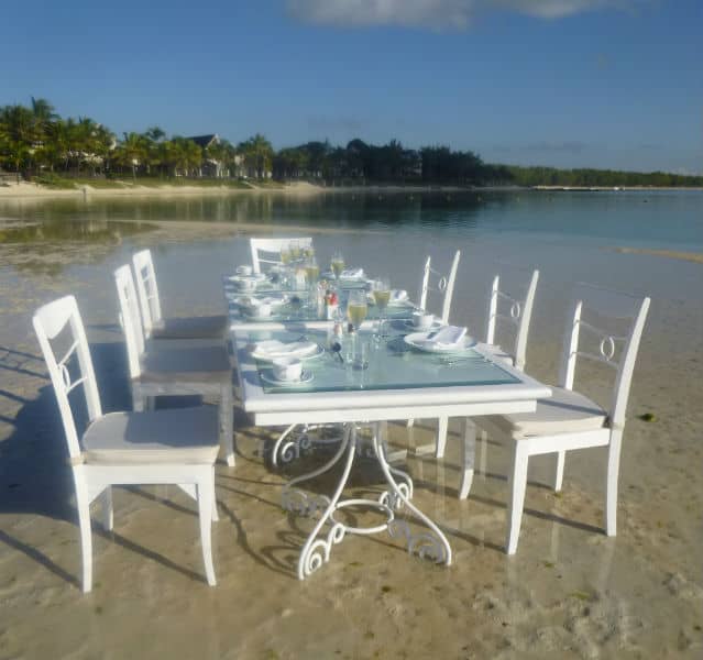 Frühstück im Meer - Lux Resort 