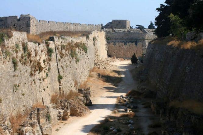 Historische Stadtmauer von Rhodos-Stadt