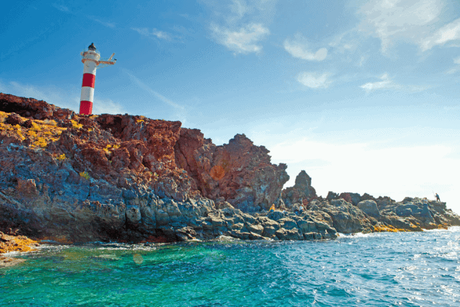 Schroffe Felsen, blaues Meer, endlose Strände - Urlaubsparadies Teneriffa