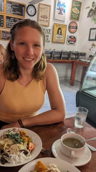 TUI Bloggerin Lydia im balinesischen Restaurant