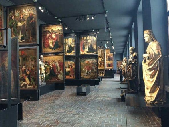 Das Nationalmuseum in Warschau mit historischer polnischer Malerei