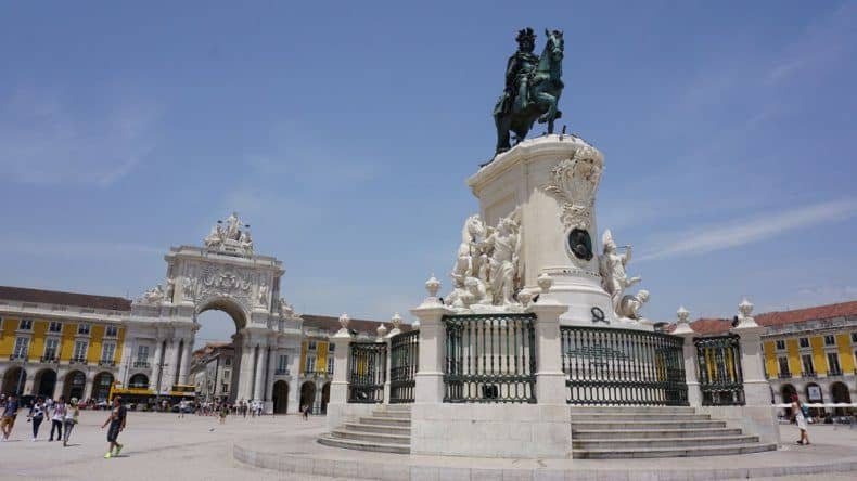 Die Praça do Comércio: Eines der wichtigsten Plätze in Lissabon
