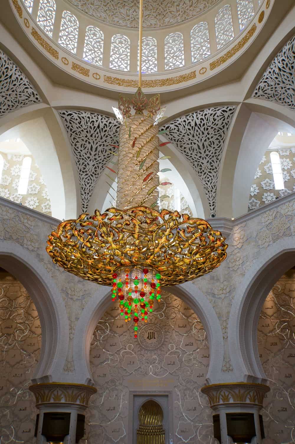 Leuchter in der Sheikh Zayed Bin Sultan Al Nahyan Moschee