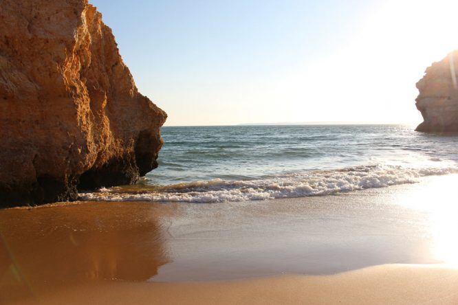 Traumhafter Strand in Alvor an der Algarve in Portugal