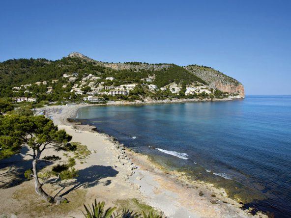 Das Melbeach Hotel Spa fügt sich schön in die atemberaubende Landschaft Mallorcas ein