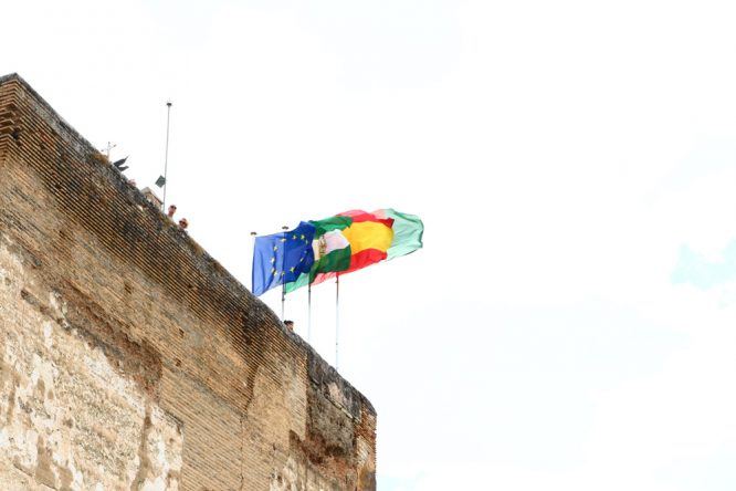 Flaggen auf Alhambra