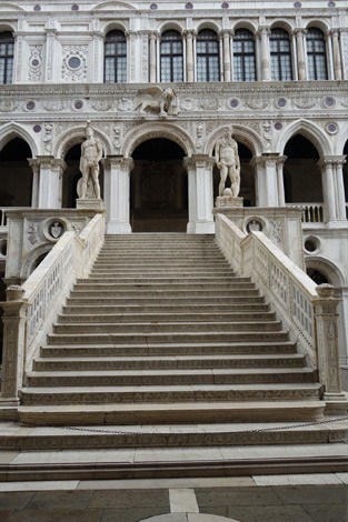Venedig: Scala dei Giganti, Dogenpalast