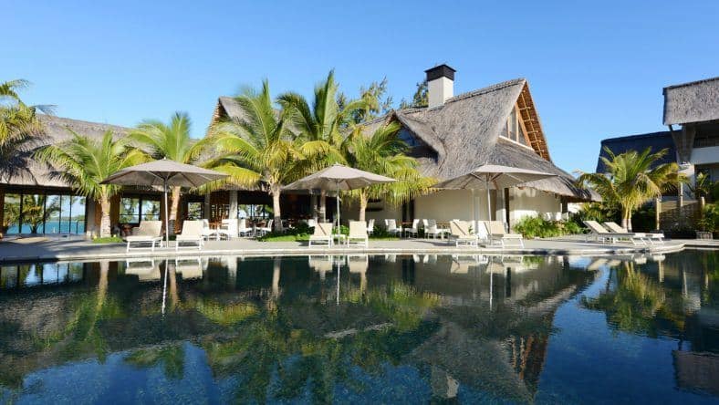 Die Poollandschaft des SENSIMAR Lagoon Mauritius
