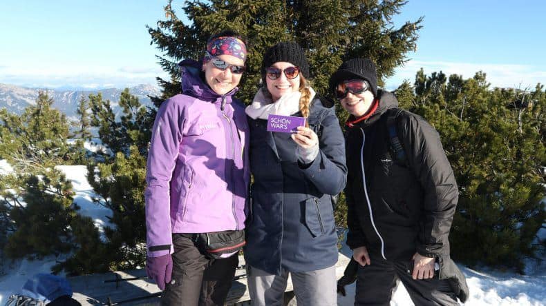 Auf dem Gipfel angekommen! Andrea von In A Team, Dirk vom TUI BLUE Blog und ich bei unserer Schneeschuhwanderung