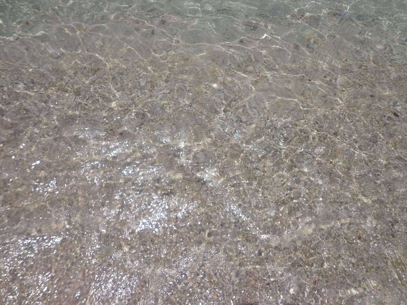 So klar ist das Meer um Mamutik Island