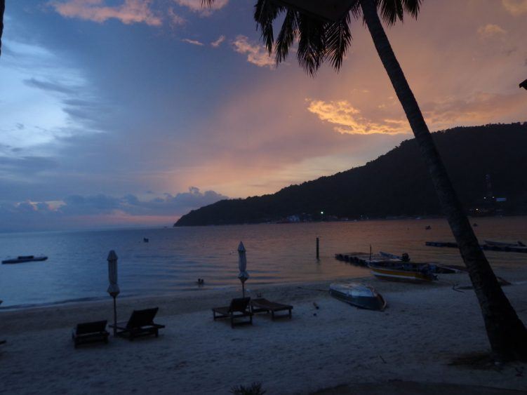 Sonnenuntergang am Teluk Pauh