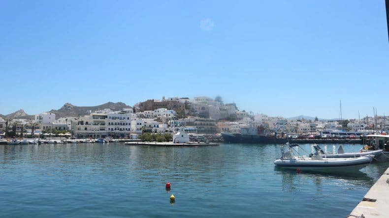 Blick auf Naxos vom Hafen aus