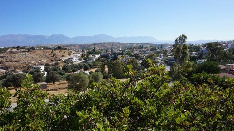 Ausblick über das Dorf Pitsidia.