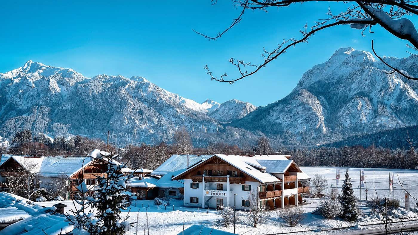 Weihnachten im schnee hotel