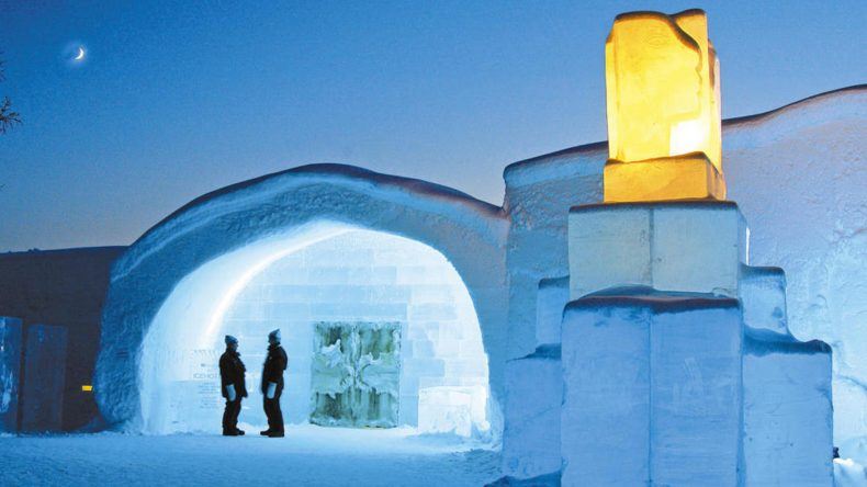 © ICEHOTEL