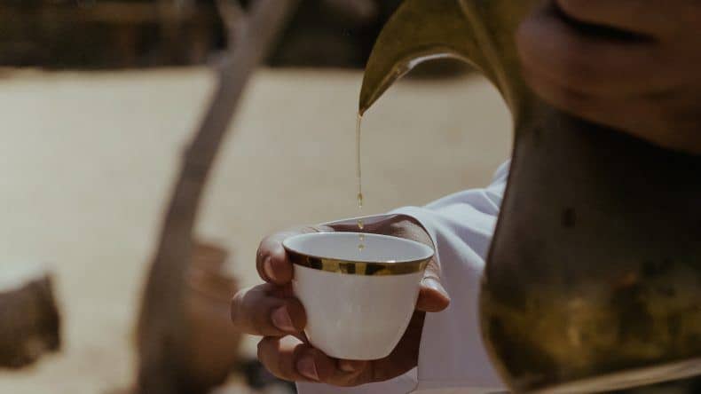 Neben Kaffee trinkt man in Dubai auch sehr gerne Tee