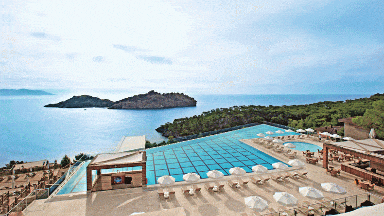 Am Rande der Sarigerme Bucht liegt das TUI BLUE Seno Resort & Spa, das 2018 komplett renoviert wurde.