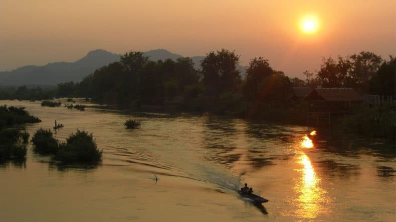 Sonnenuntergang von der Brücke zwischen Don Det und Don Khon