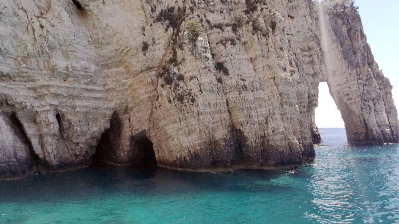 Eine kleine der vielen Grotten auf Zakynthos