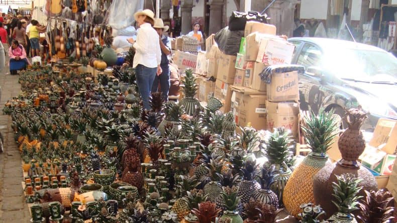 Auf dem Heimkunstmarkt in Pátzcuaro finden sich Souvenirs für jeden Geschmack.