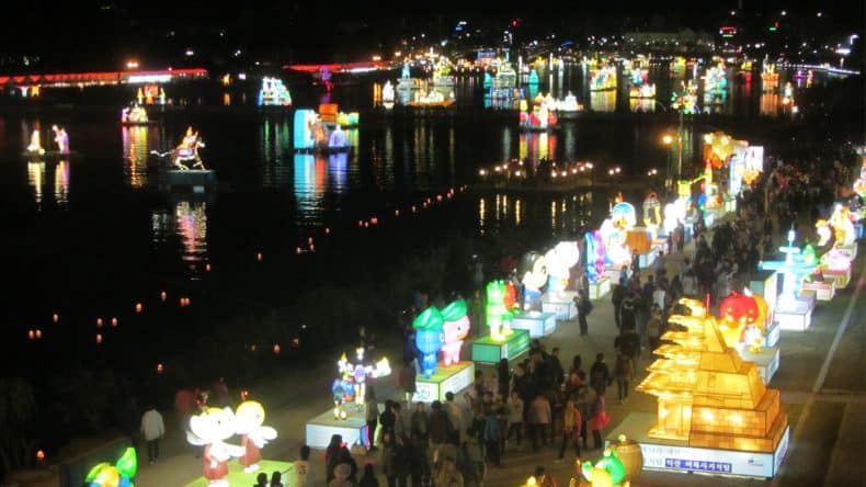 Das Lichterfest in Jinju ist eines der Bekanntesten des Landes.