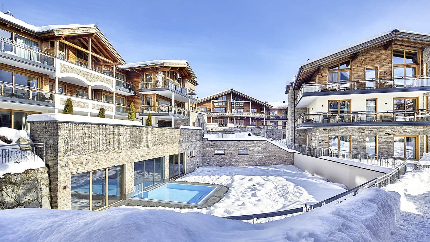Die Ferienresidenz in Österreich verfügt u.a. über einen gemeinschaftlich nutzbaren Pool, einen Skiabstellraum und einen Skischuhtrockner. 