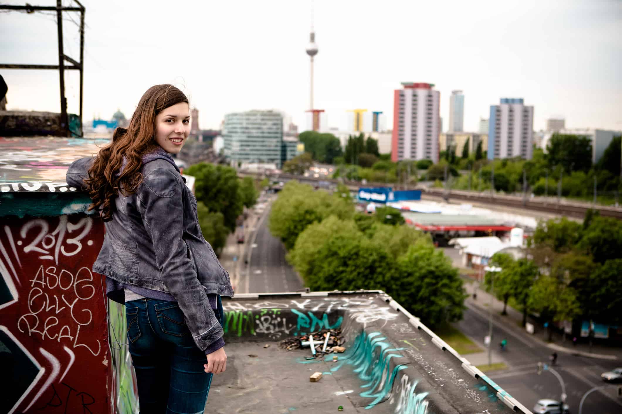 Eine junge Frau zieht nach Berlin und entdeckt die Großstadt für sich: Berlin, Berlin
