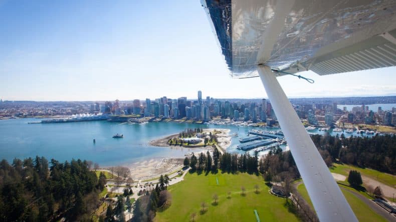 2. Eine Tour mit dem Wasserflugzeug unternehmen, um Vancouver von oben zu sehen.
