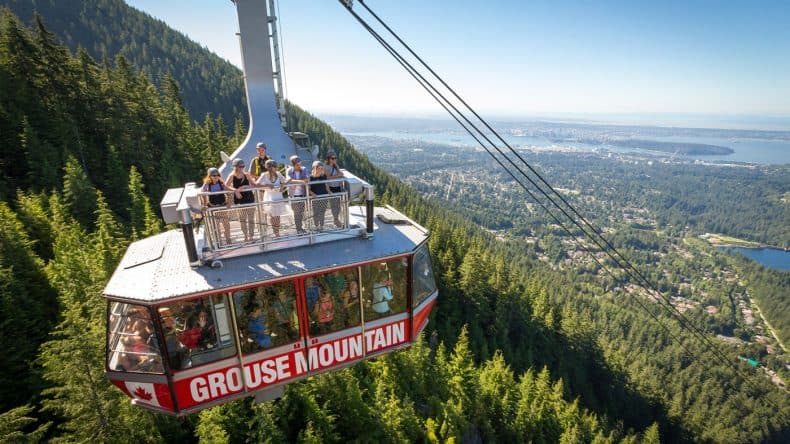 7. Der 1231 Meter hohe Grouse Mountain wird als Gipfel von Vancouver bezeichnet und ist mit der Pendelbahn erreichbar. Unbedingt ein Besuch wert! (Photocredit: www.devinmanky.com)