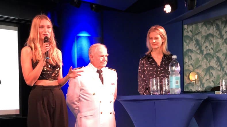 Pressegespräch mit Taufpatin Carolin Niemczyk, Kapitän Kjell Holm und TUI Cruises CEO Wybcke Meier.
