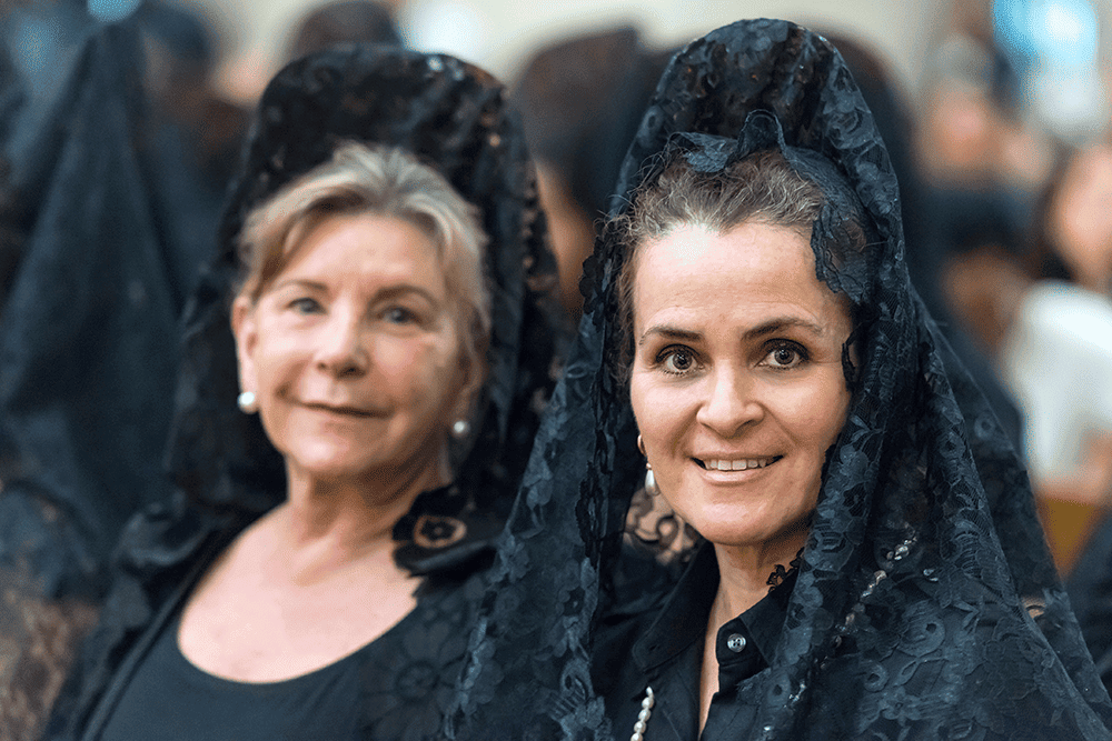 Frauen an Ostern in Spanien 