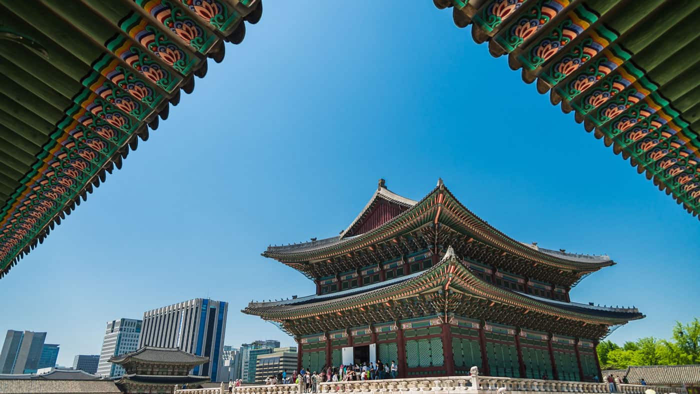 Der beliebte Gyeongbokgung Palast (übersetzt: strahlende Glückseligkeit) ist natürlich eine Augenweide. // Copyright © Korea Tourism Organization
