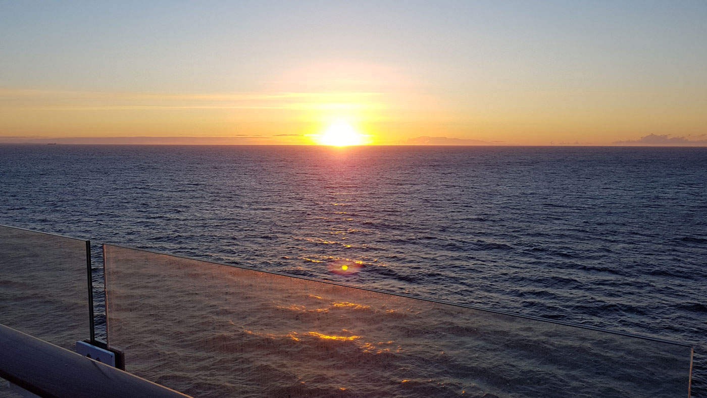Sonnenaufgang auf der Mein Schiff 1