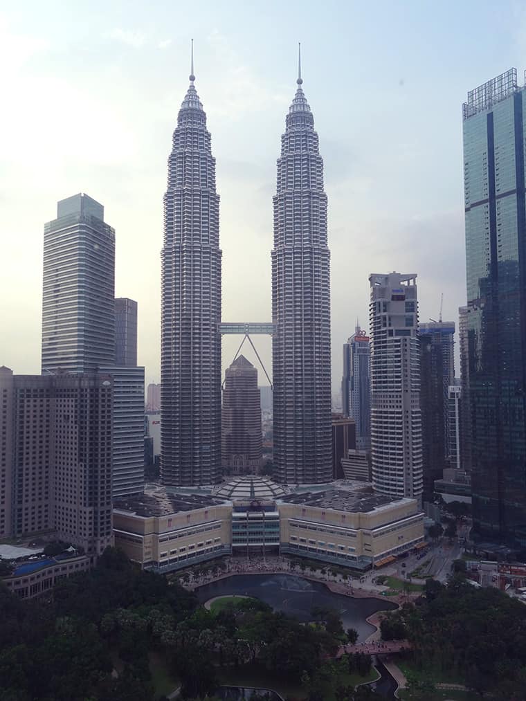 Die Petronas Towers, das Wahrzeichen der Stadt Kuala Lumpur.