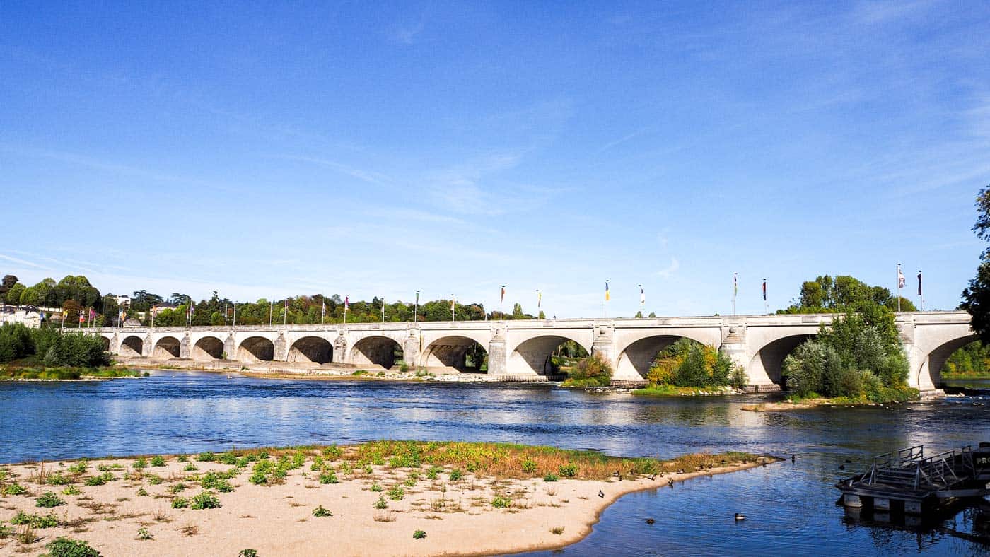 Eine der bekanntesten Brücken in Tours