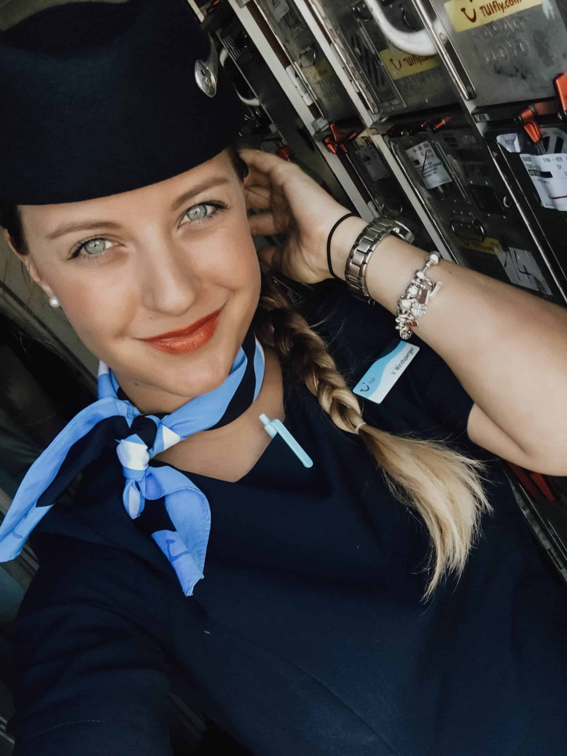 Instagram Stars: Viviane TUI fly Stewardess Instragram-Profil @Vivijane_