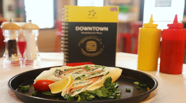 Ein Teller mit zubereiteter Speise