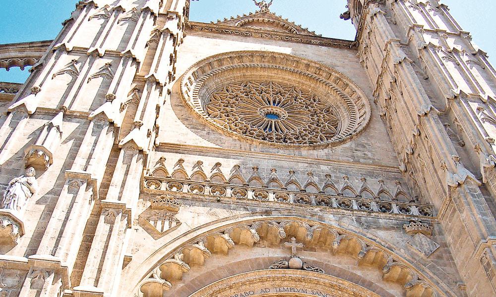 Detailaufnahmen machen deine Fotos interessanter, wie hier bei der Kathedrale von Palma de Mallorca.