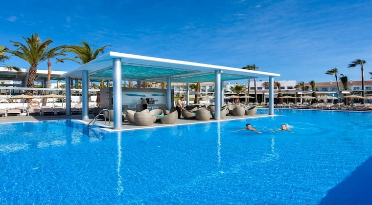 Swim Up Bar im Hotel Riu Chiclana