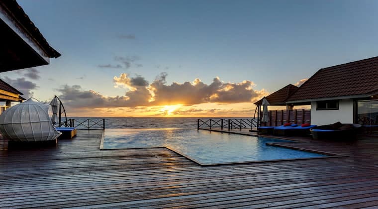 ROBINSON CLUB MALDIVES Hotelzimmer mit eigenem Pool