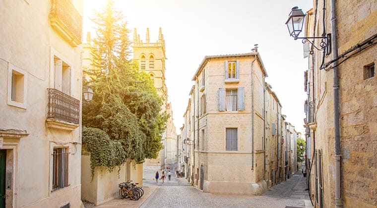 Hübsche Gassen in der Altstadt von Montpellier 