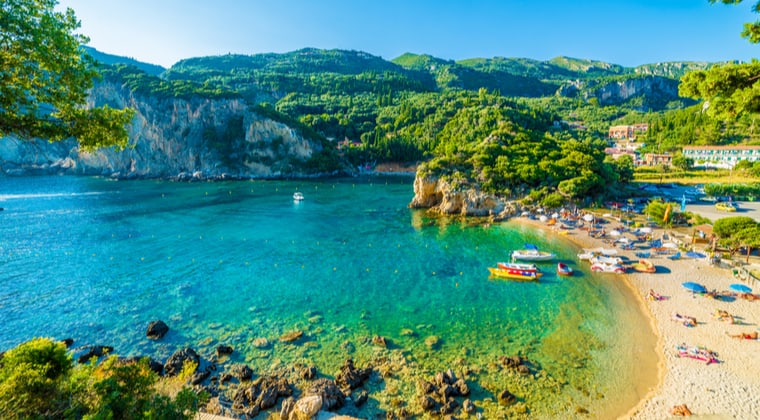 Strand von Paleokastritsa auf Korfu
