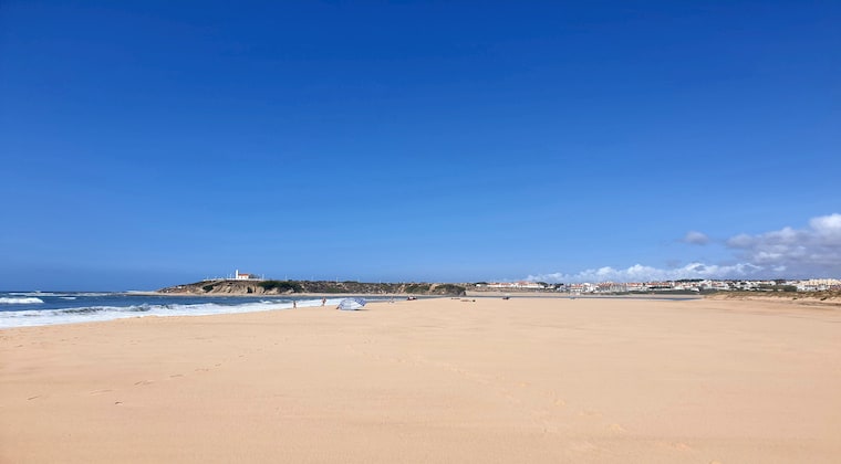 Weiter Strand am Praia das Furnas