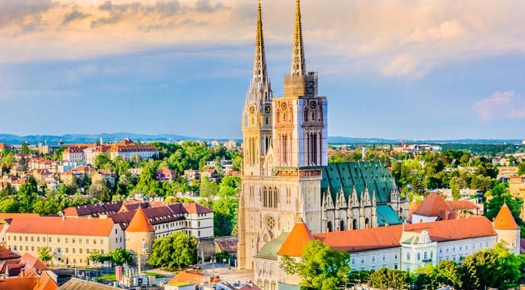 Kroatien Hauptstadt Zagreb mit der Kathedrale