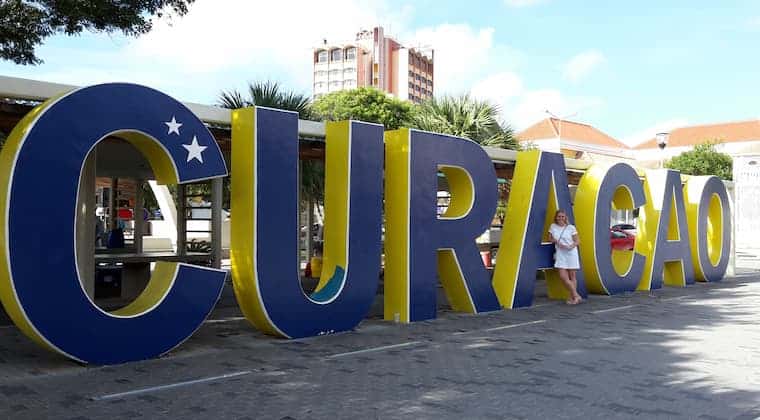 Curacao Letters Janine