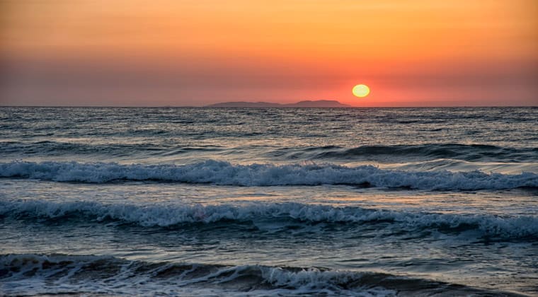 Insel Korfu wunderschöner Sonnenuntergang am Almiros Beach