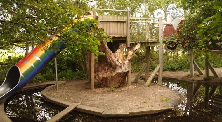 Spielplatz Rutsche Wikingersiedlung
