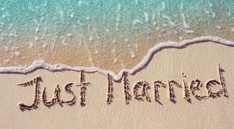 Just Married in Sand geschrieben