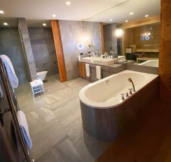 Zwei Raum Suite "Nice" Bad