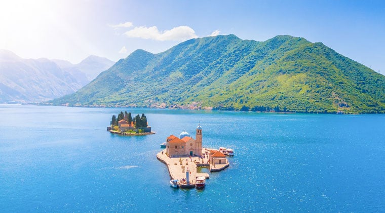 Blick auf die Insel Our Lady of The Rocks